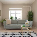 Large Three Bedroom In Very Center Διαμέρισμα Ροβανιέμι