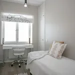 Large Three Bedroom In Very Center