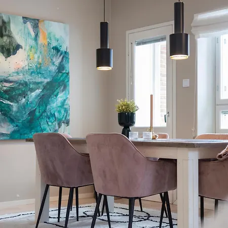 Apartment Large Three Bedroom In Very Center