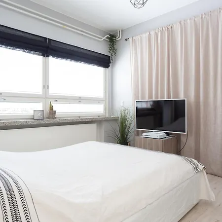 Large Three Bedroom In Very Center