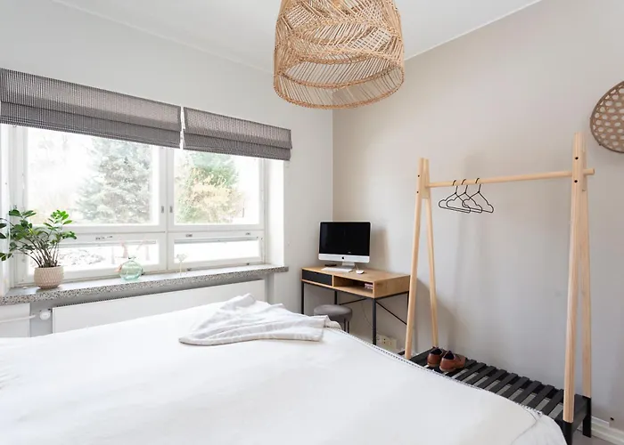 Large Three Bedroom In Very Center