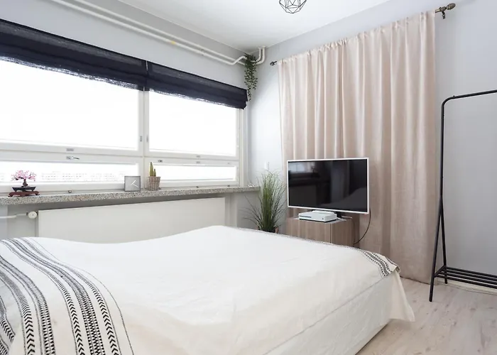 Large Three Bedroom In Very Center