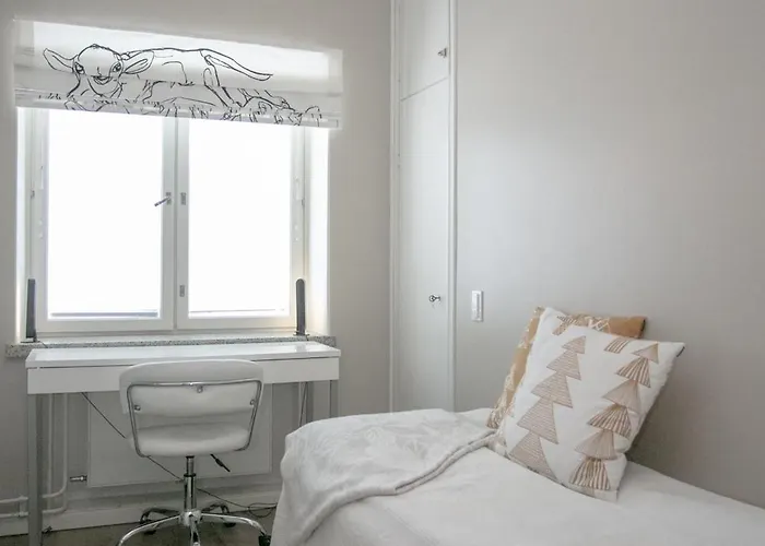 Large Three Bedroom In Very Center